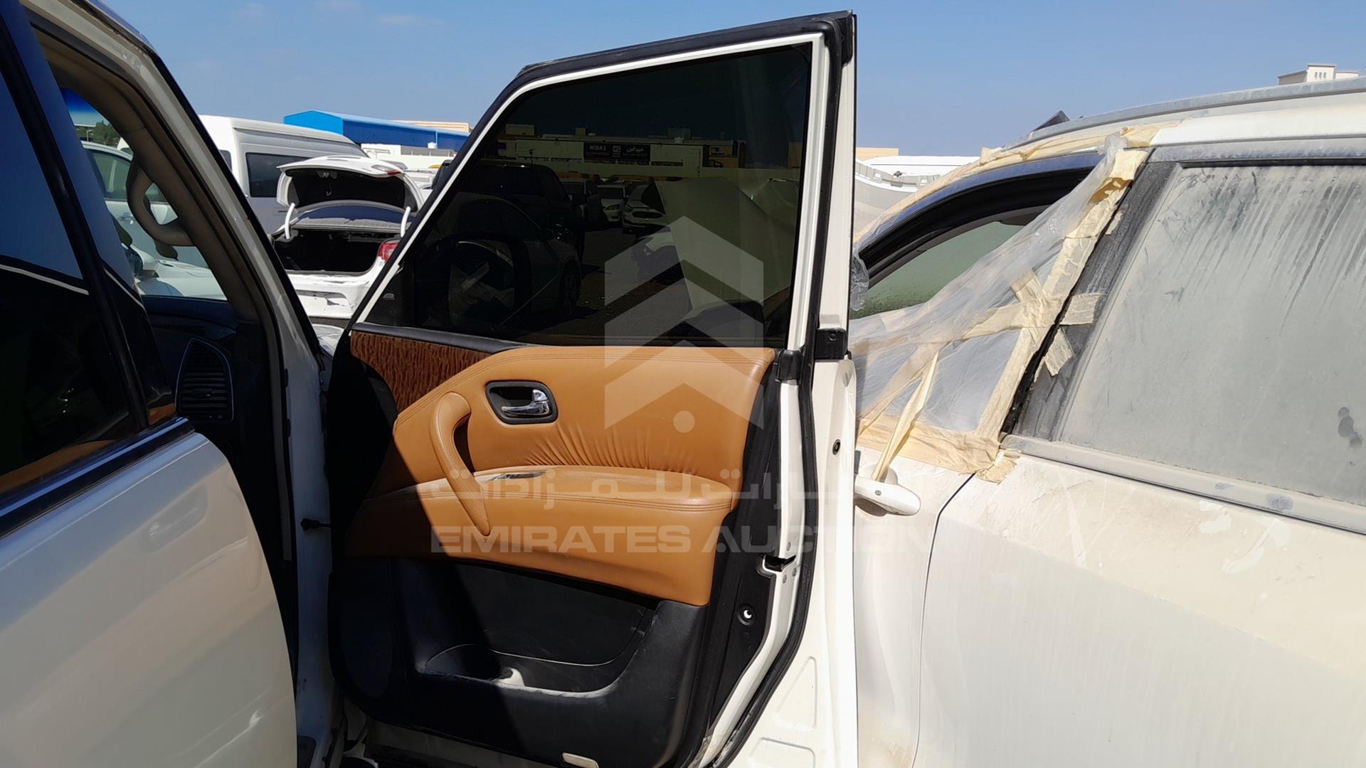 2017 NISSAN PATROL VIN: JN8AY2NY4H9301065