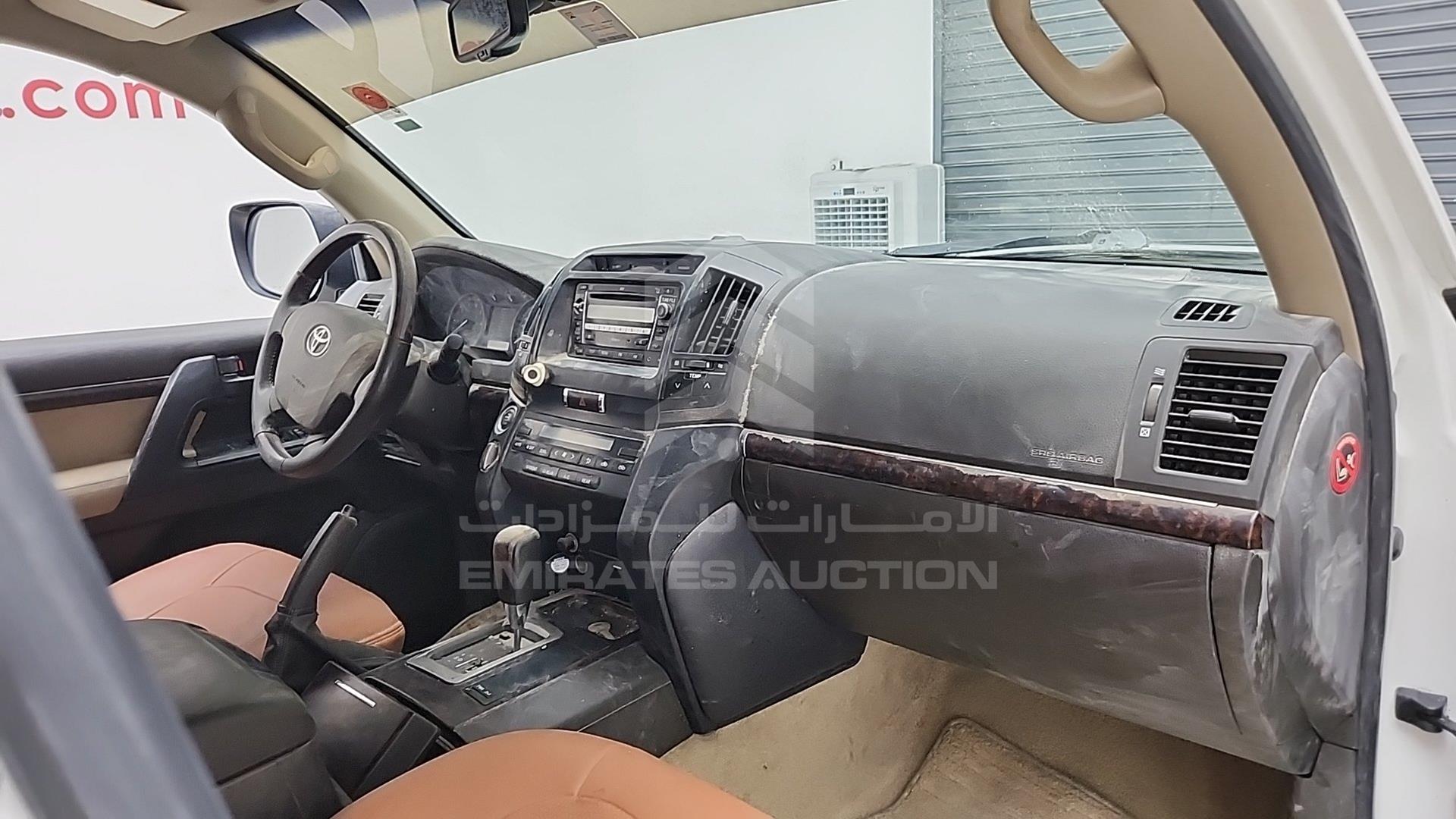 2011 TOYOTA LAND CRUISER VIN: JTMHU09J1B5054464