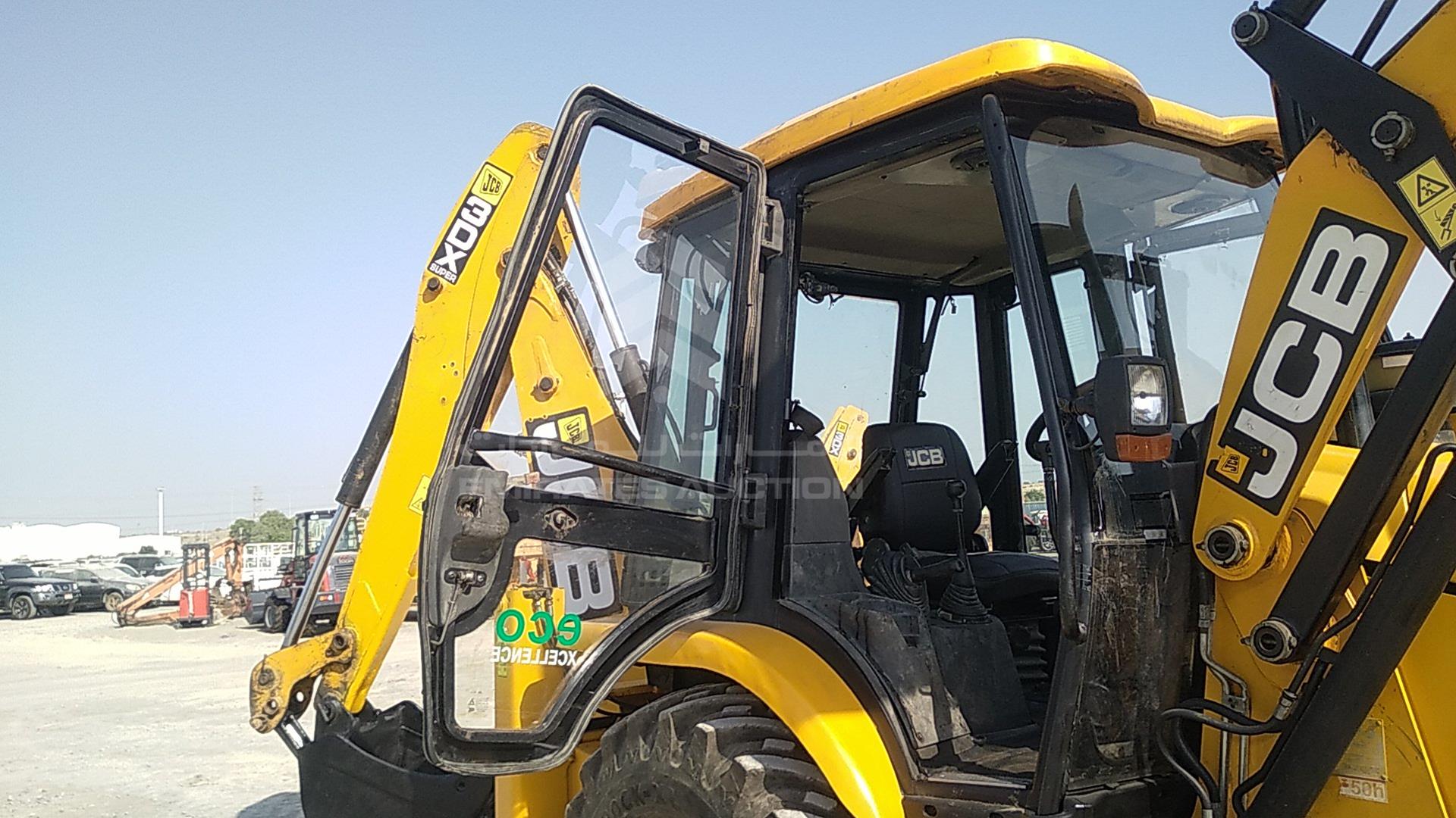 2017 JCB 3DX VIN: HAR3DXSUT01492264