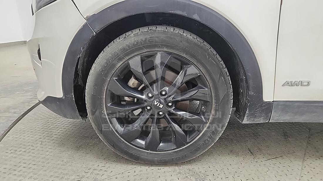 2019 Kia Sorento — Front Left Tyre — Photo 46