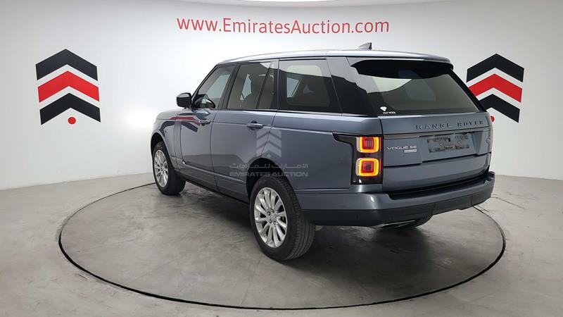SALGA2BV6JA380966 Auction: EmiratesAuction Lot: 405807 SALGA2BV6JA380966 Range Rover Vogue SE 2018 BLUE Photo 9