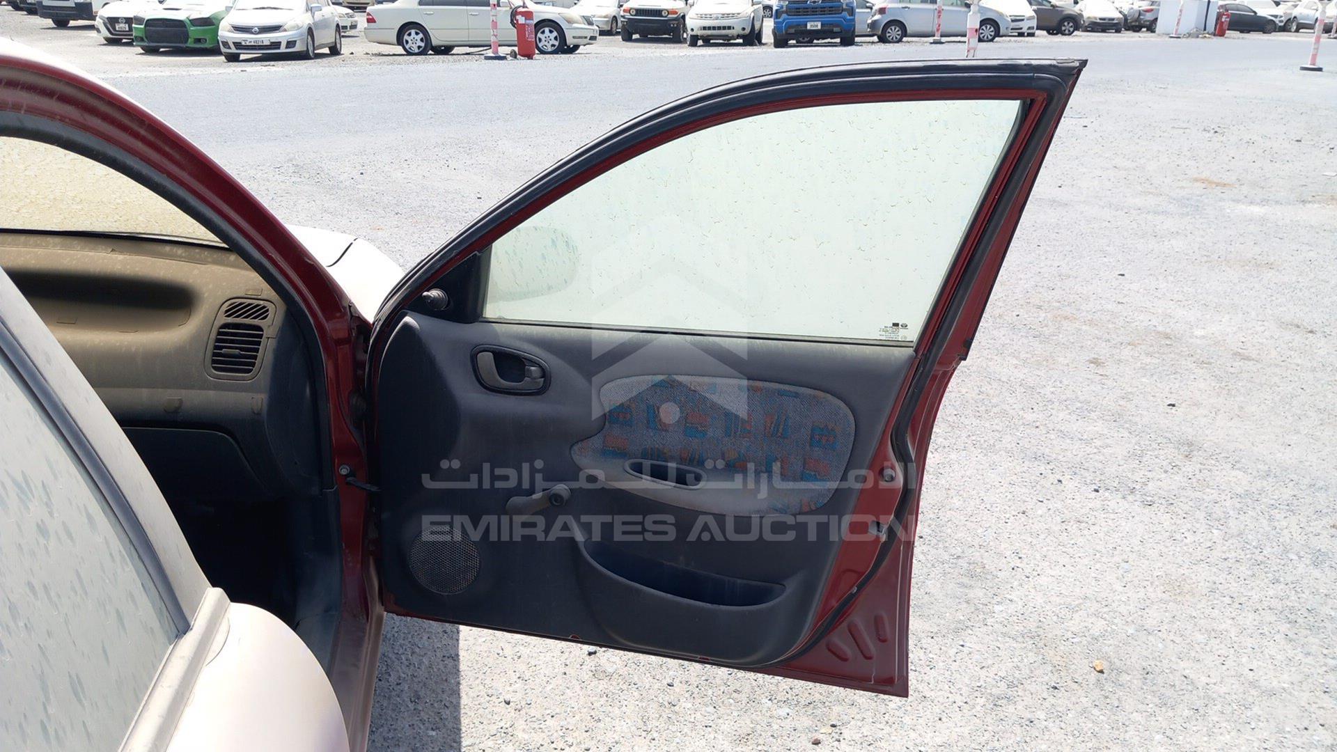 2001 DAEWOO LANOS VIN: KLATA69YE1B667403