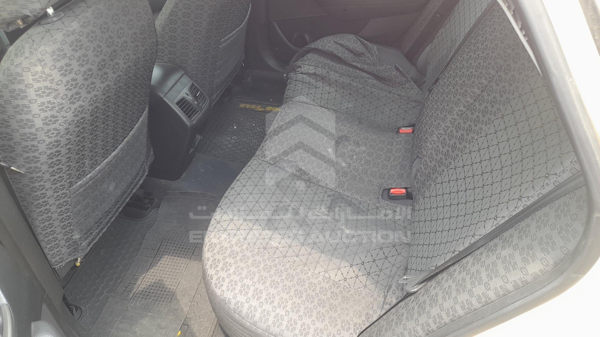 2018 HYUNDAI SONATA VIN: KMHE24132JA082126