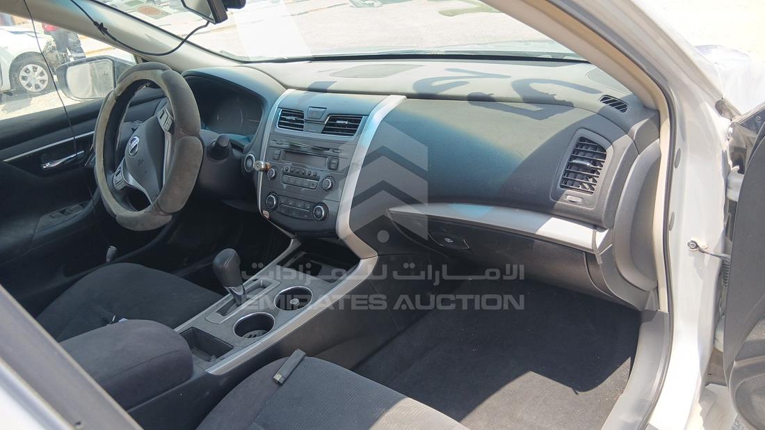 نيسان التيما 2013 — زاوية واجهة الراكب الأمامي الأيمن — صورة 23