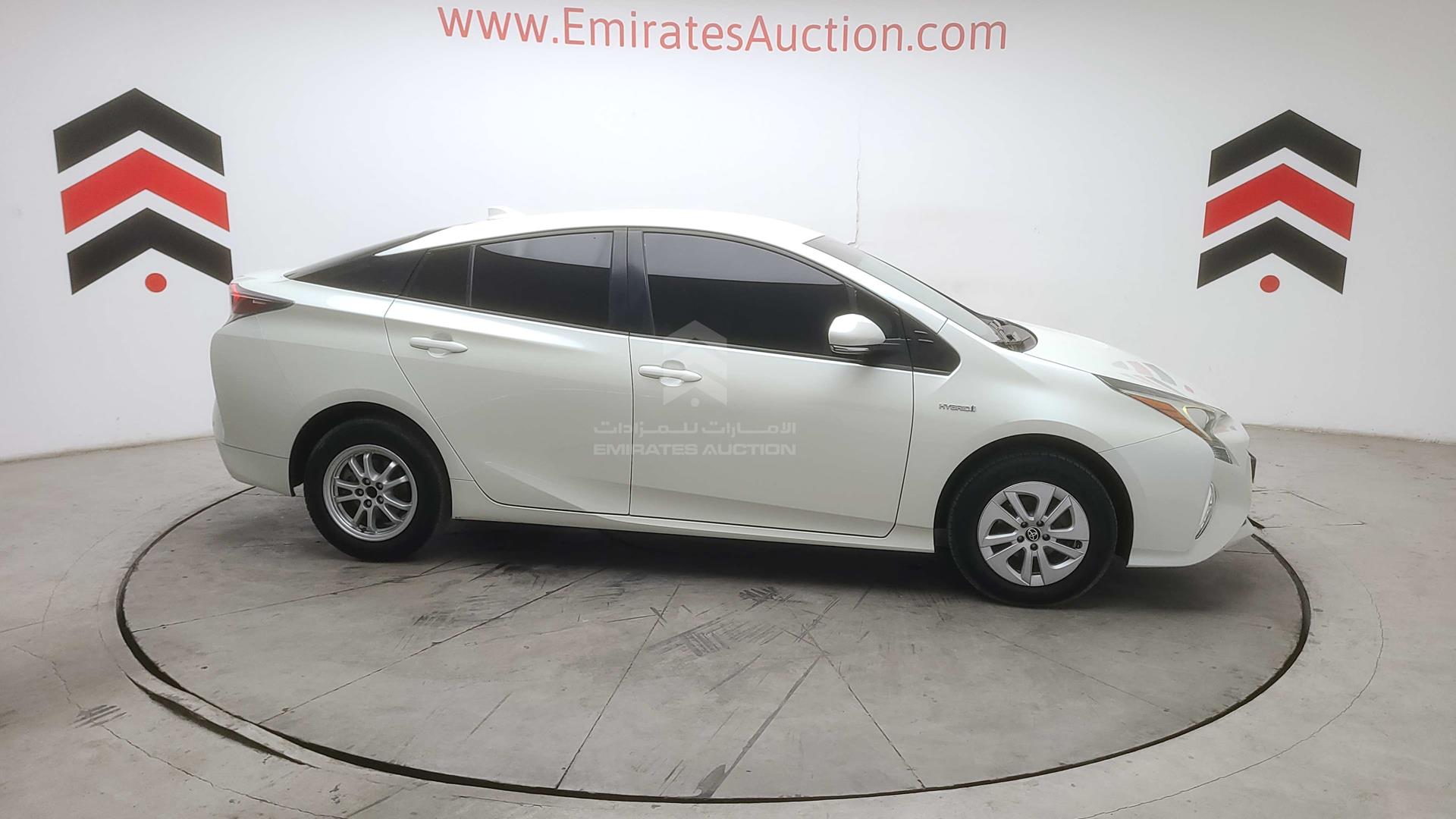 2018 TOYOTA PRIUS VIN: JTDKB3FU3J3589687