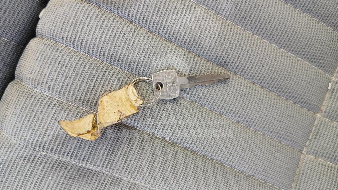 1990 Ford Mustang - Scrap without document — Keys — Photo 4