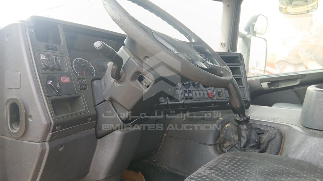 2009 Scania P 340 — Full Dashboard View — Photo 16