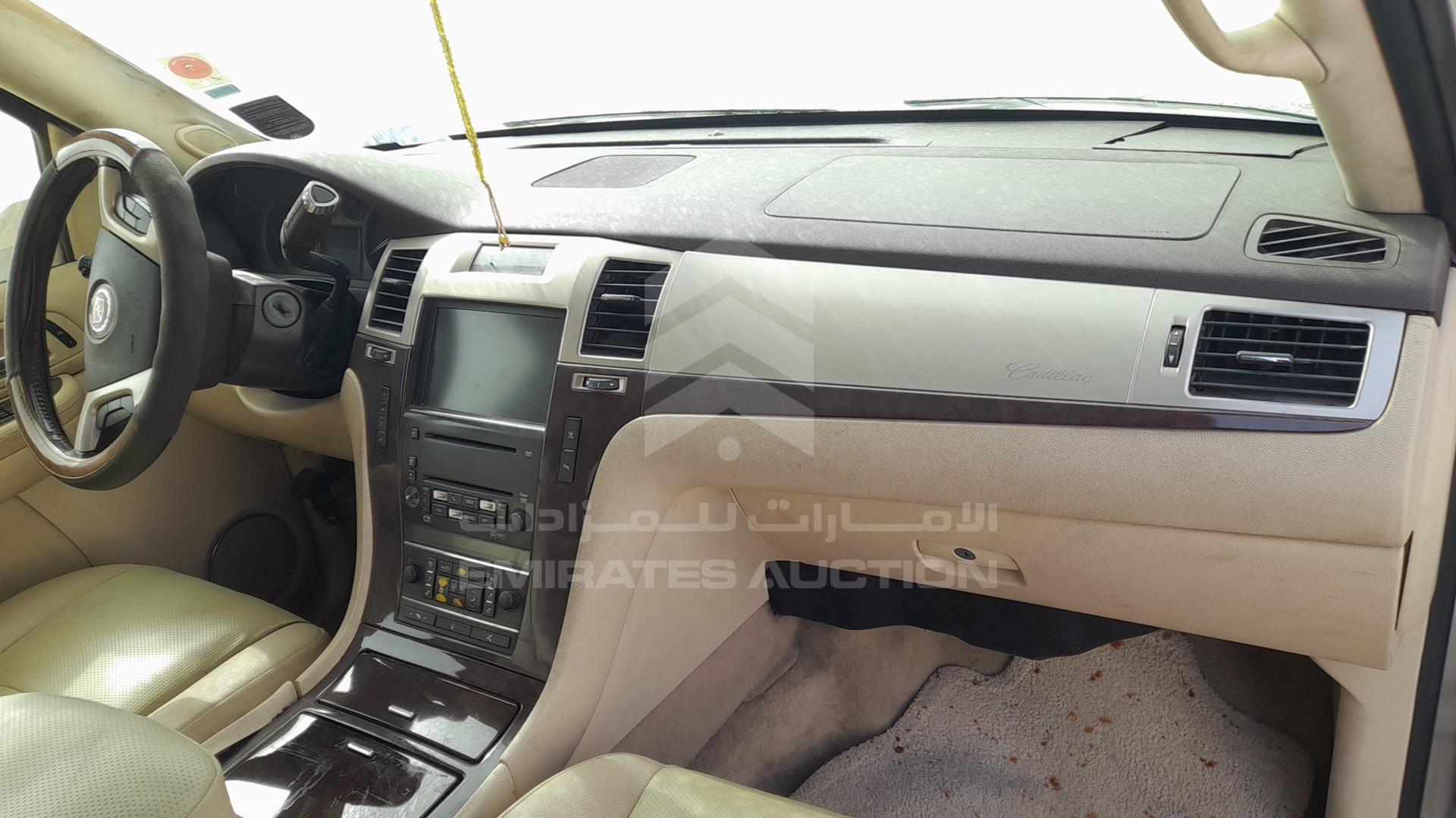 2008 CADILLAC ESCALADE VIN: 1GYFK63818R164058