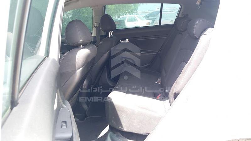 U5YPB81A5FL528920 Auction: EmiratesAuction Lot: 404941 U5YPB81A5FL528920 Kia Sportage 2015 WHITE Photo 20