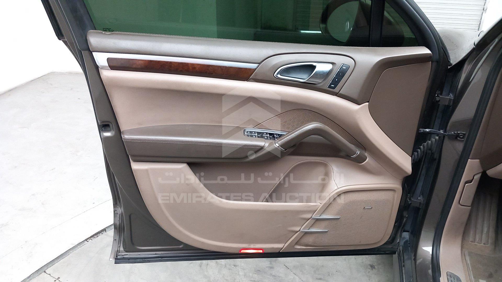 2012 PORSCHE CAYENNE VIN: WP1ZZZ92ZCLA47106