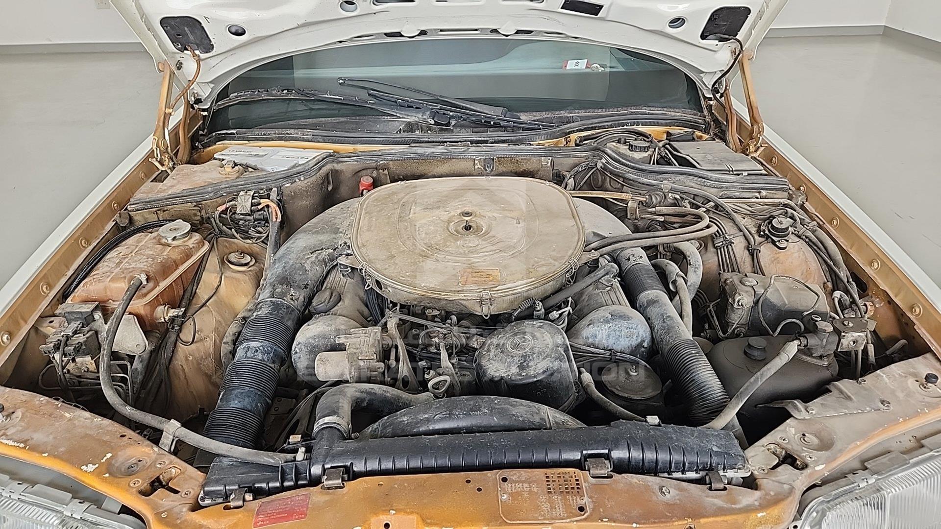 1988 MERCEDES SEL 560 VIN: WDB1260371A413501
