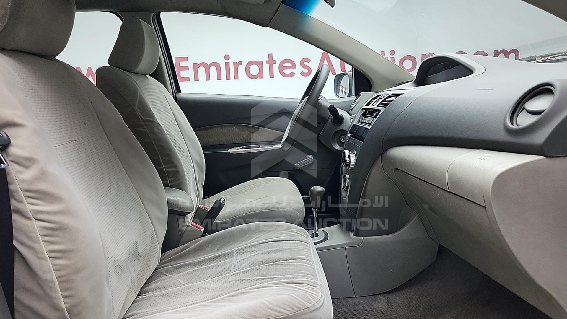 2009 TOYOTA YARIS VIN: JTDBW923494025637
