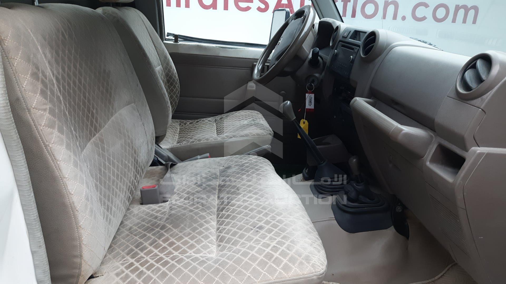 2010 TOYOTA LAND CRUISER VIN: JTFLU71J6A4302704