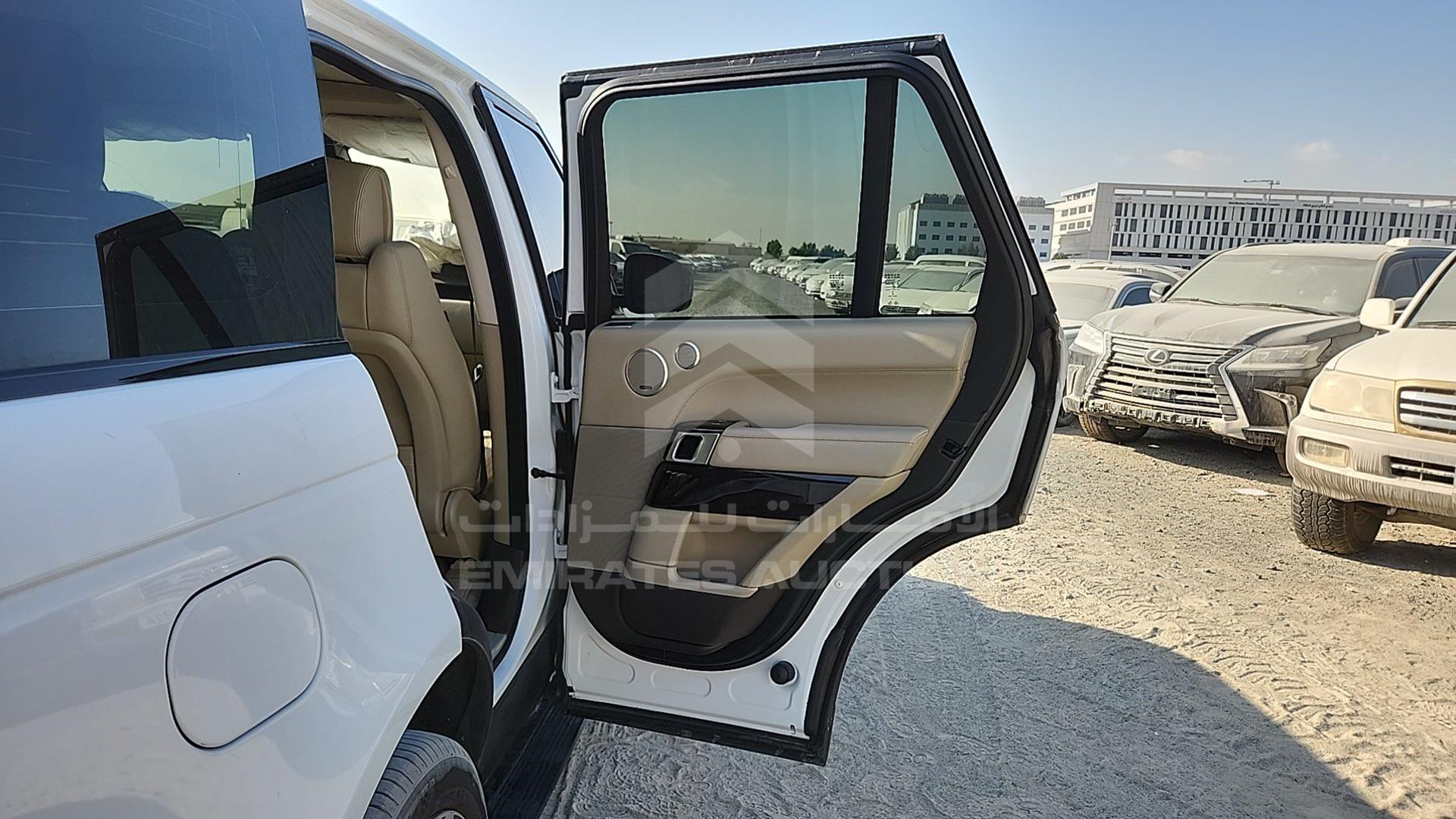 2015 RANGE ROVER VOGUE VIN: SALGA2EF8FA203086