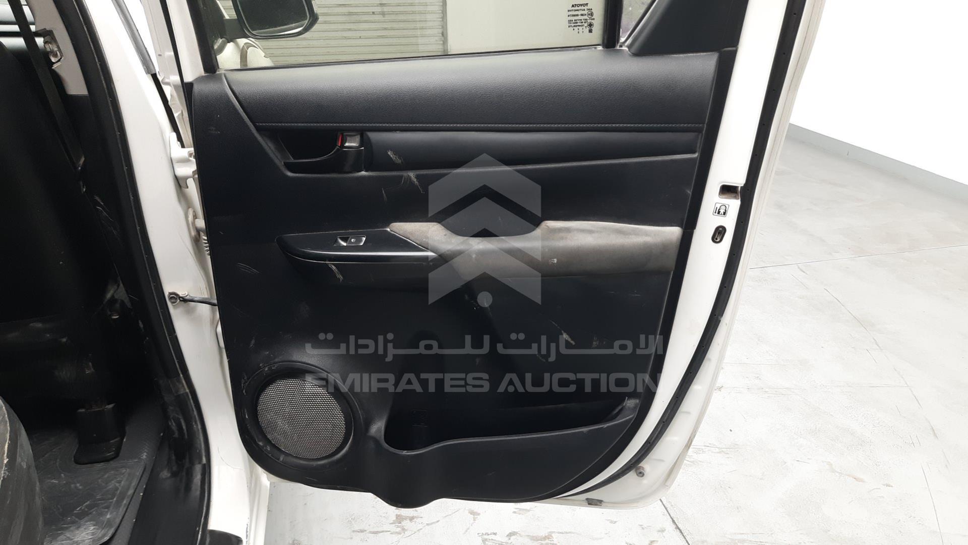 2017 TOYOTA HILUX VIN: MR0DB8CD2H0115737