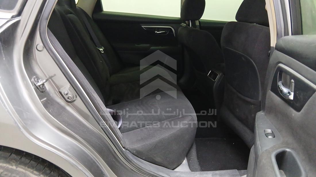 نيسان التيما 2013 — زاوية الراكب الخلفي اليمنى — صورة 28