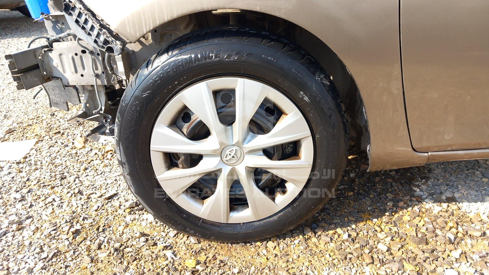 2015 TOYOTA YARIS VIN: MHFBT9F31F6025182