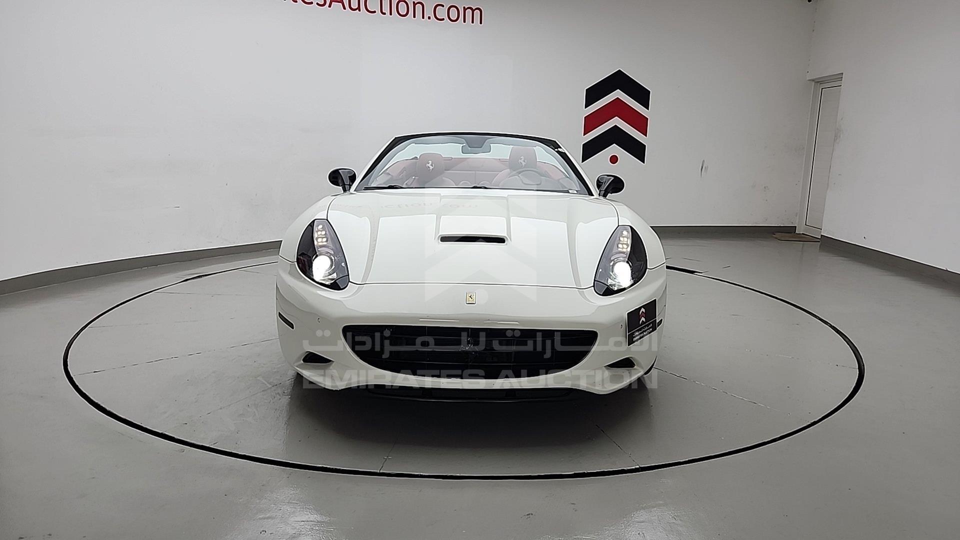 2014 FERRARI CALIFORNIA VIN: ZFFTJ65T1E0198371