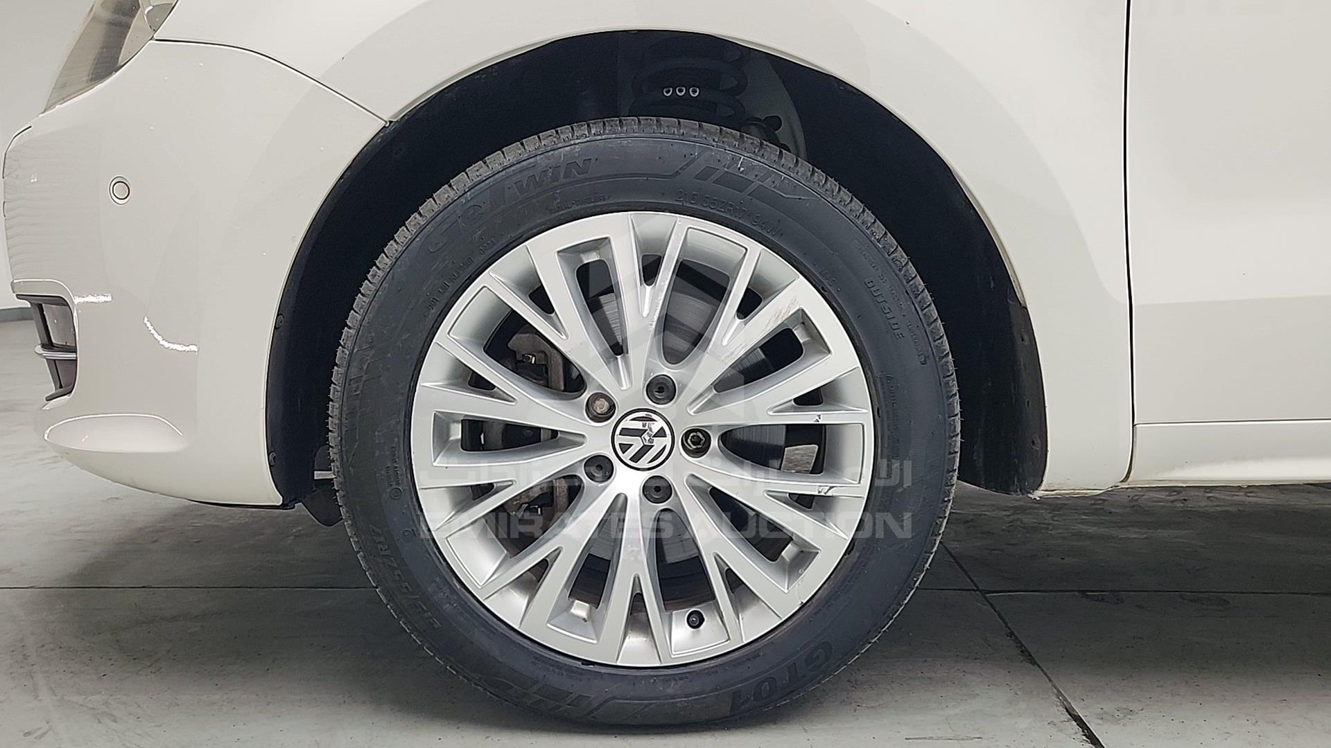 2016 VOLKSWAGEN SHARAN VIN: WVWZZZ7NZEV032244