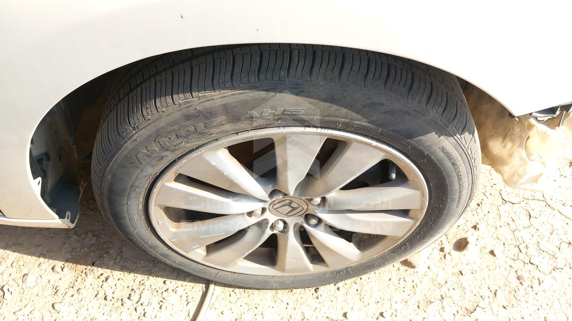 2011 HONDA ACCORD VIN: JHMCP2673BC405164