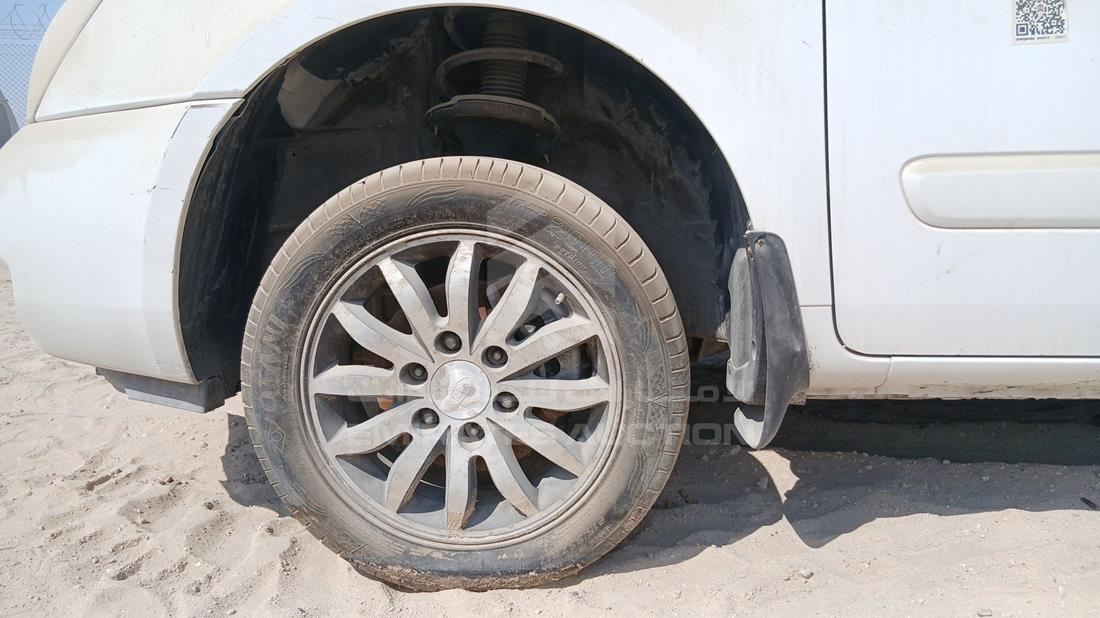 كيا كرنفال 2011 — الإطار الأمامي الأيسر — صورة 32