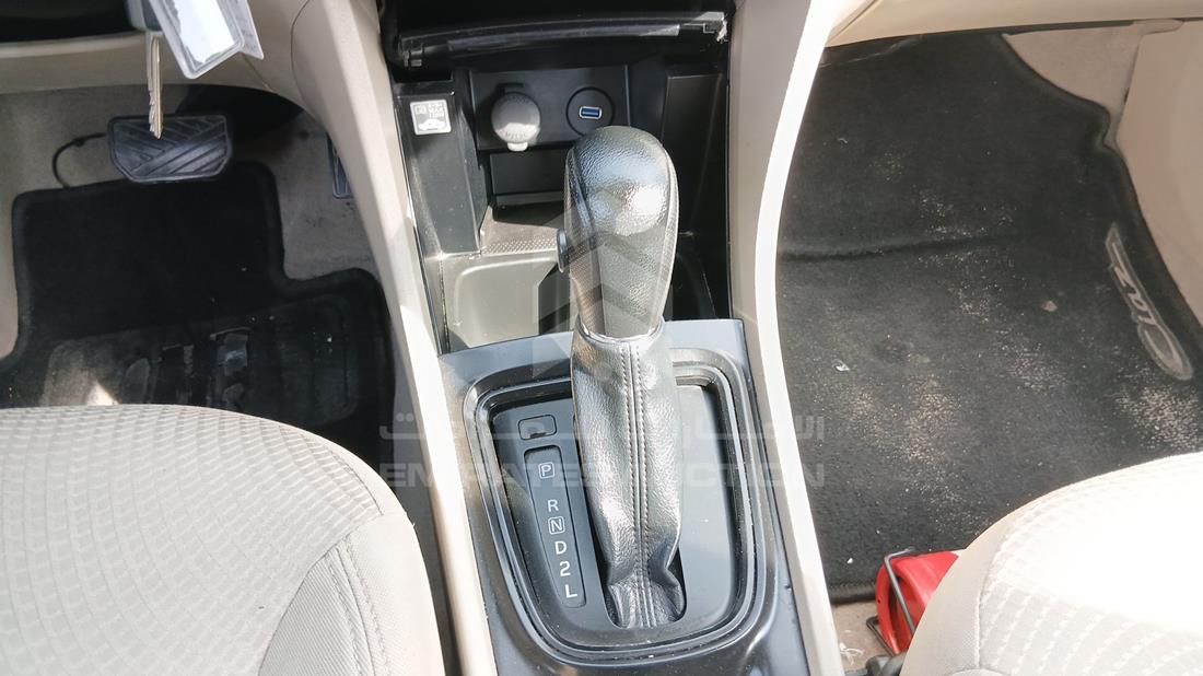 2023 Suzuki Ciaz — Gear View — Photo 18