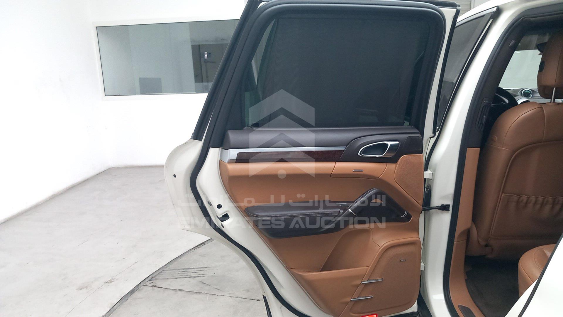 2011 PORSCHE CAYENNE VIN: WP1ZZZ92ZBLA50727
