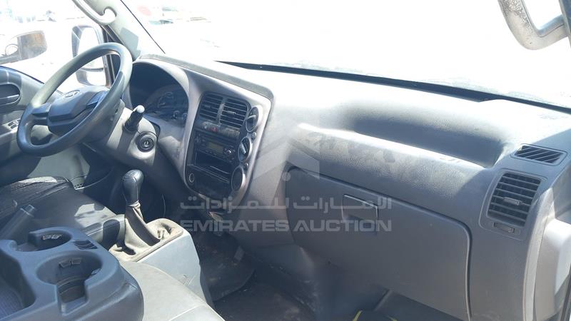 KNCWJ272XE7823774 Auction: EmiratesAuction Lot: 406614 KNCWJ272XE7823774 Kia K4000 2014 WHITE Photo 20