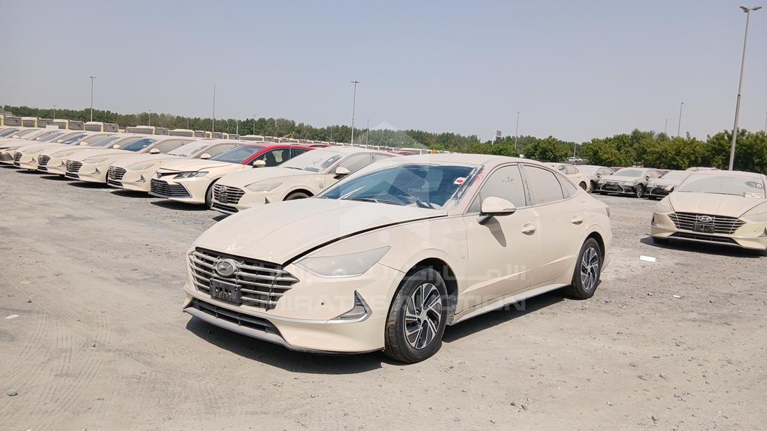 2021 Hyundai Sonata Hybrid — Front Left Angle — Photo 6