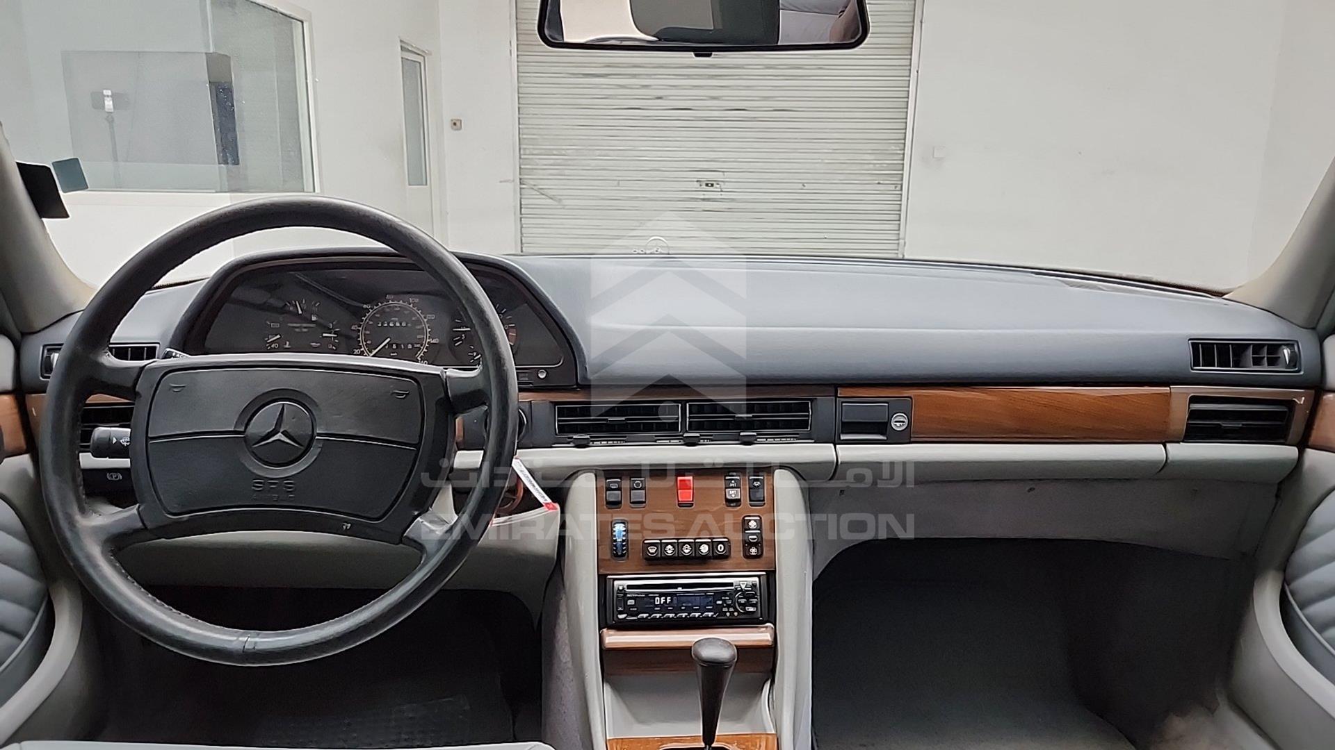 1989 MERCEDES 300 VIN: WDBCA24D0KA438919