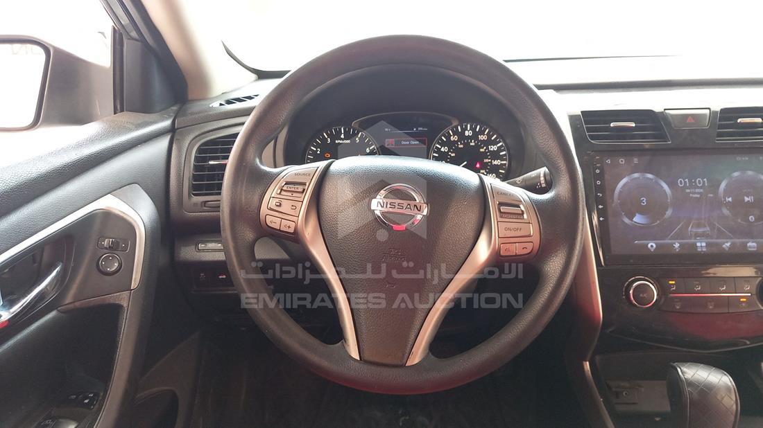 2015 Nissan Altima — Steering & Mounted Controls — Photo 14