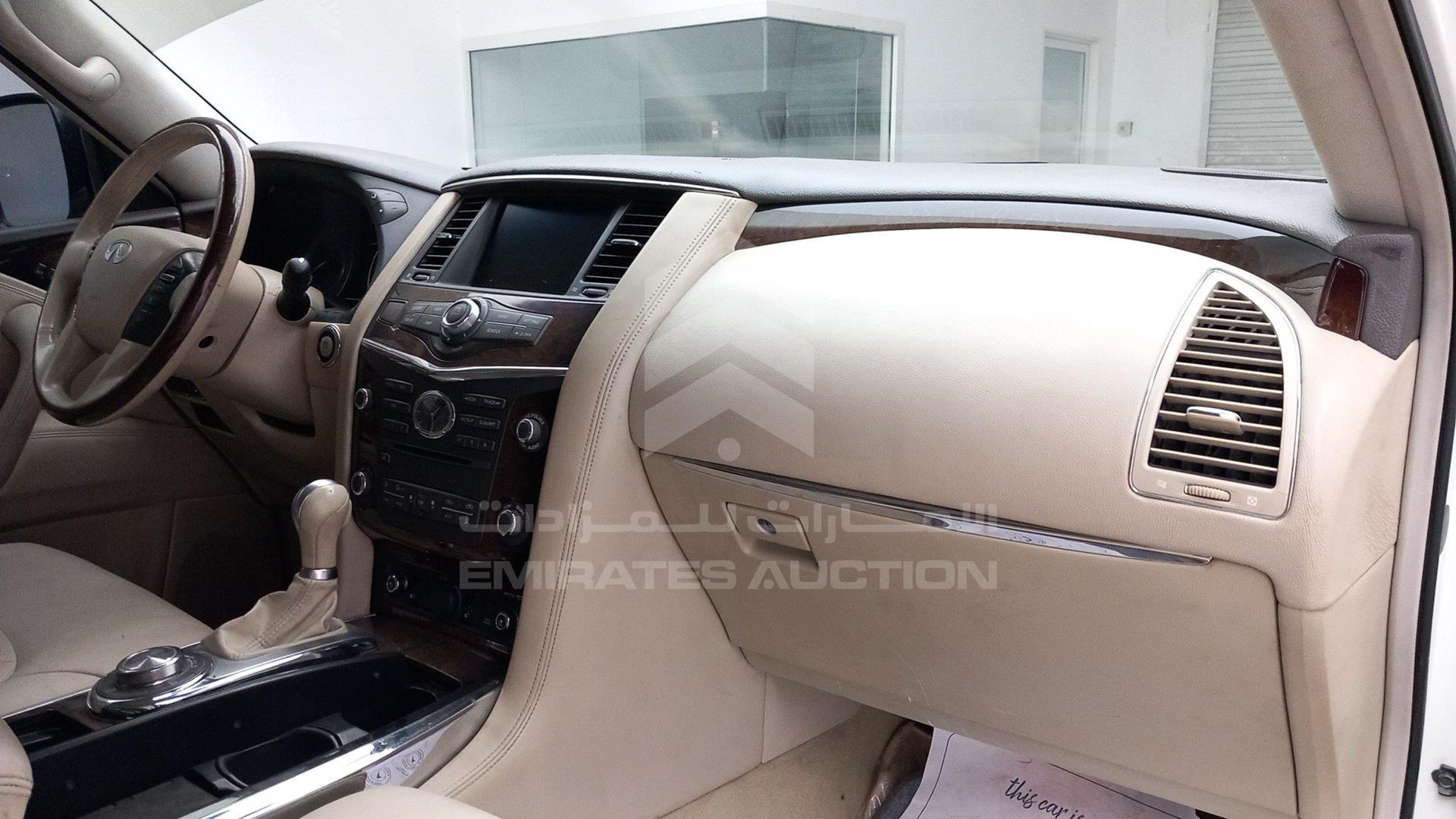2011 INFINITI QX56 VIN: JNRAZ25Y6B9000720