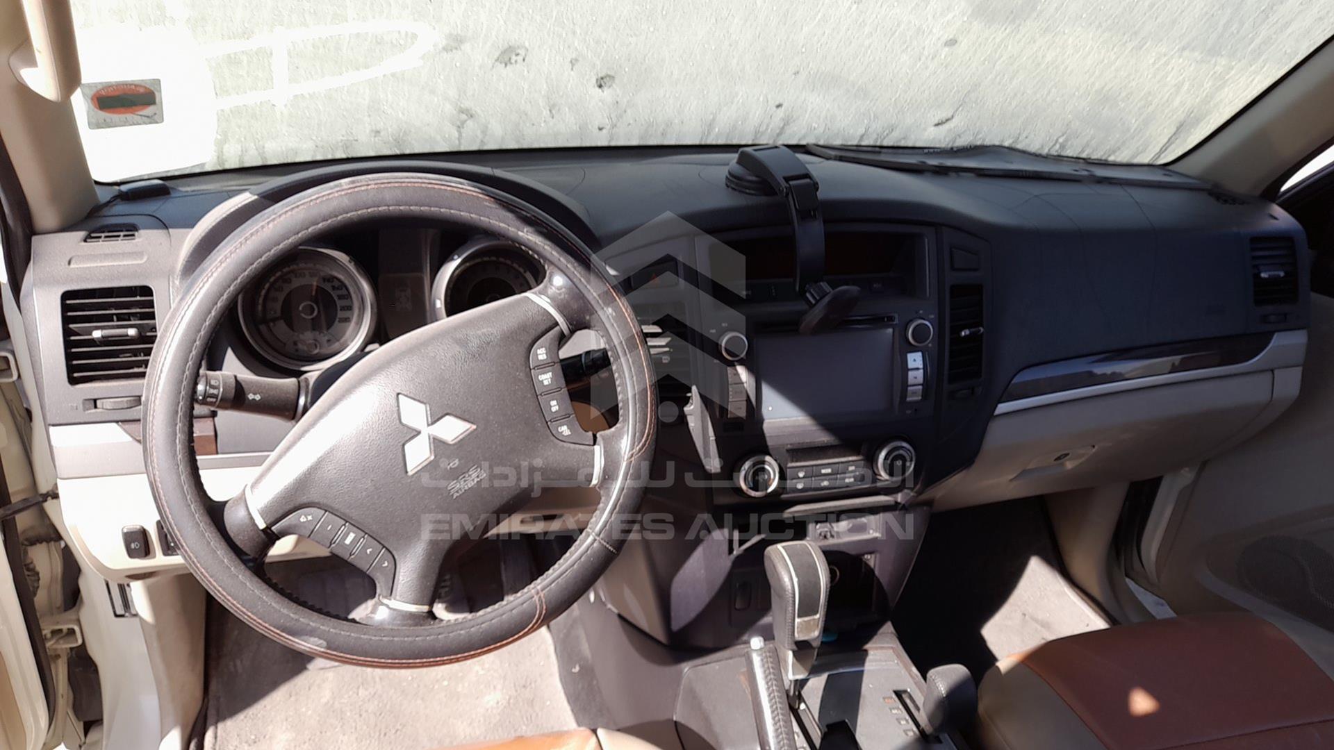 2011 MITSUBISHI PAJERO VIN: JMYLRV95WBJ703096