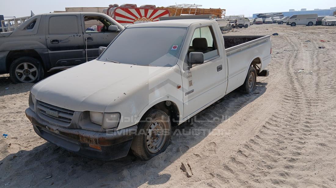 2000 Isuzu KB — Front Left Angle — Photo 5