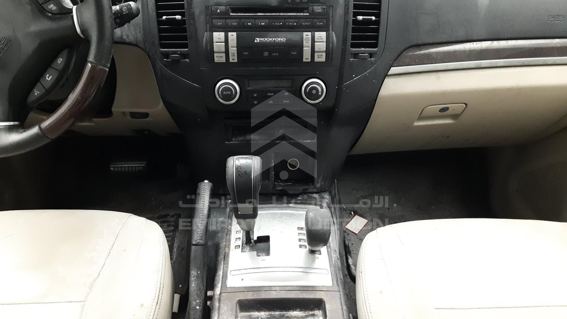 2011 MITSUBISHI PAJERO VIN: JMYLRV95WBJ709201
