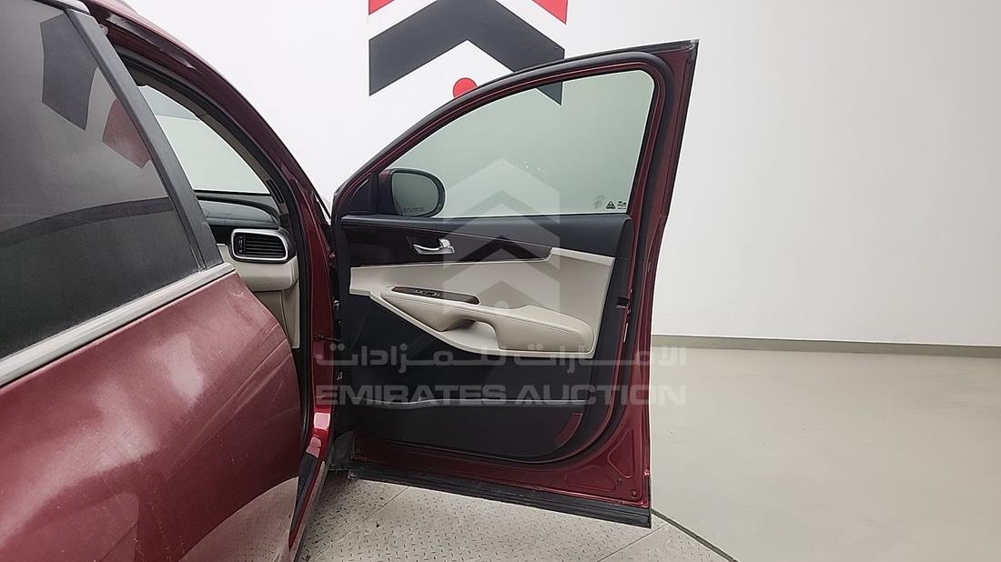 2016 Kia Sorento — Front Right Door — Photo 20