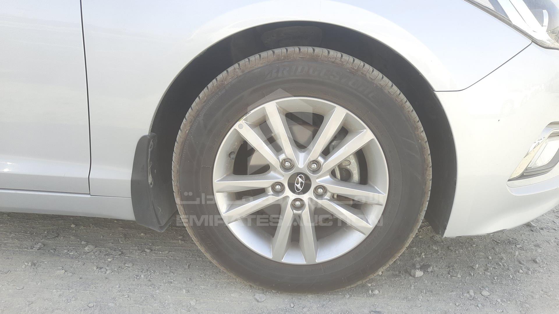 2016 HYUNDAI SONATA VIN: KMHE241G2GA122507