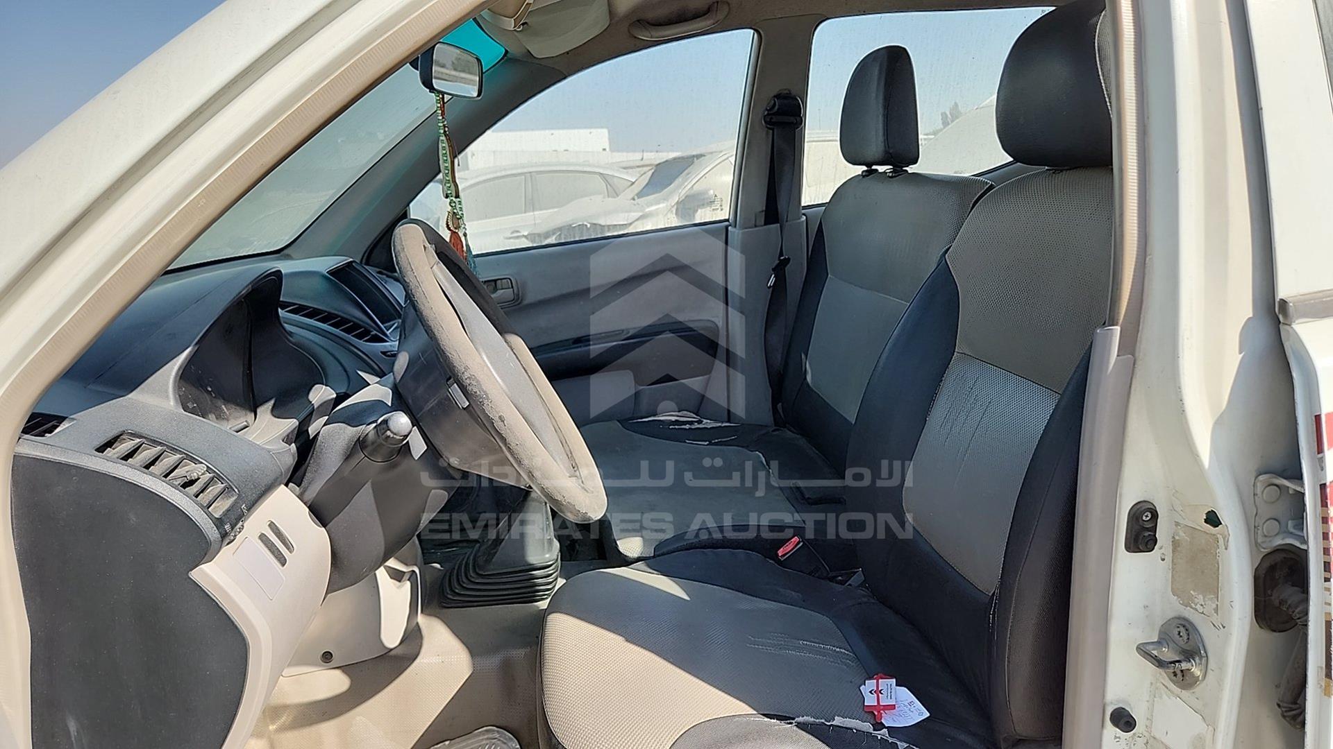 2014 MITSUBISHI L 200 VIN: MMBJNKA50ED004893