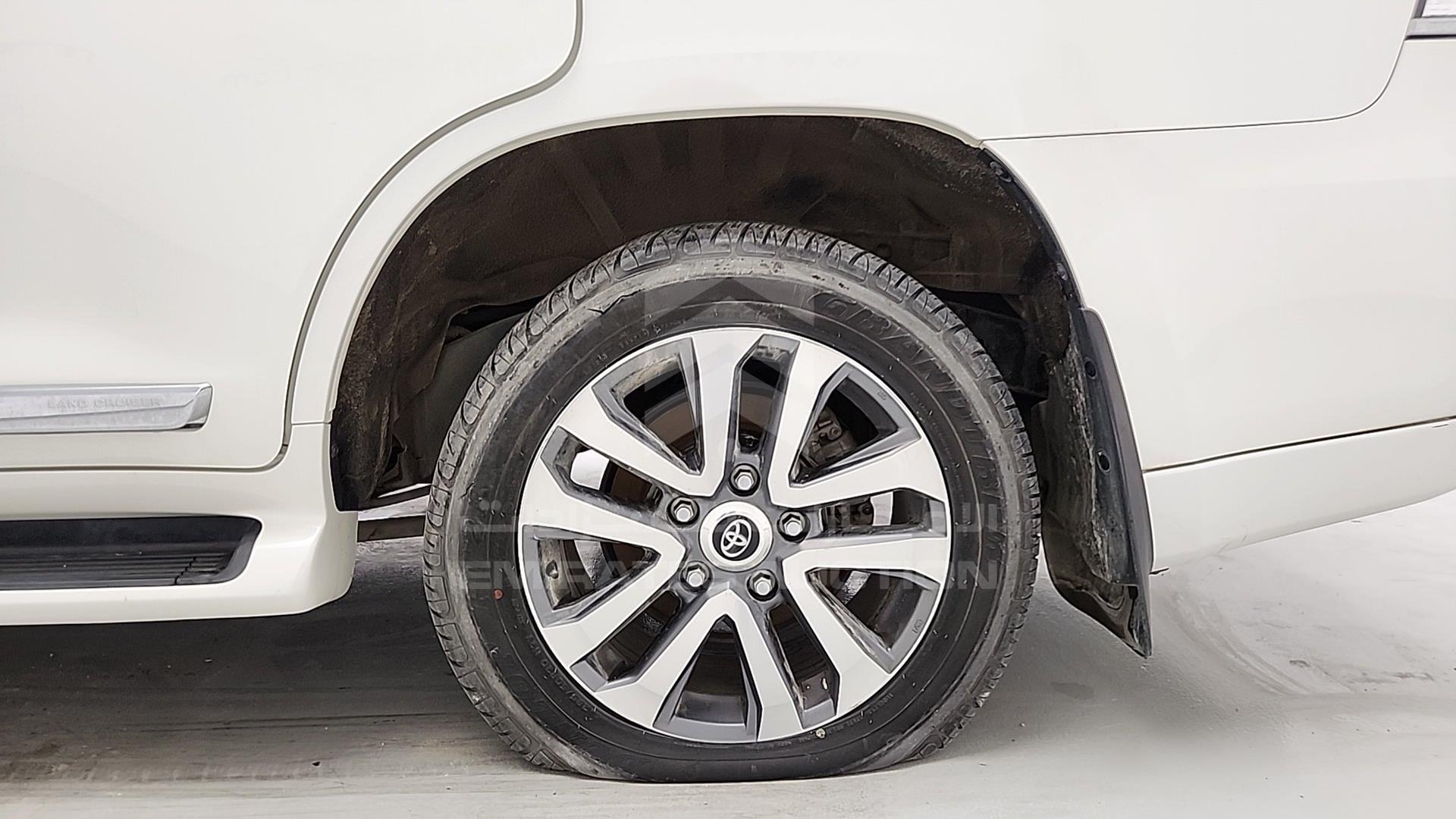 2016 TOYOTA LAND CRUISER VIN: JTMHX05J8G4122074