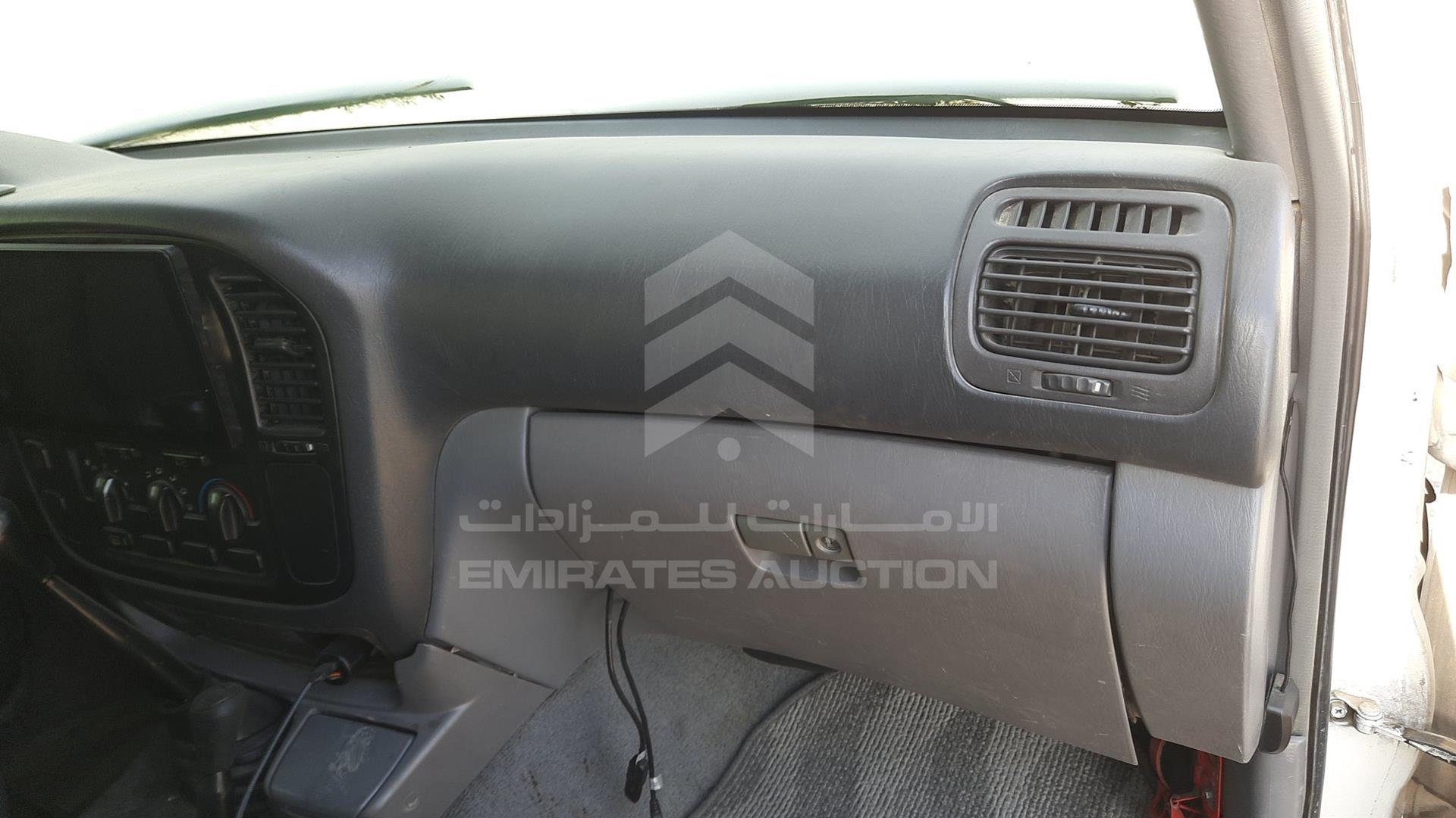 2001 TOYOTA LAND CRUISER VIN: JTGHJ01J313000908