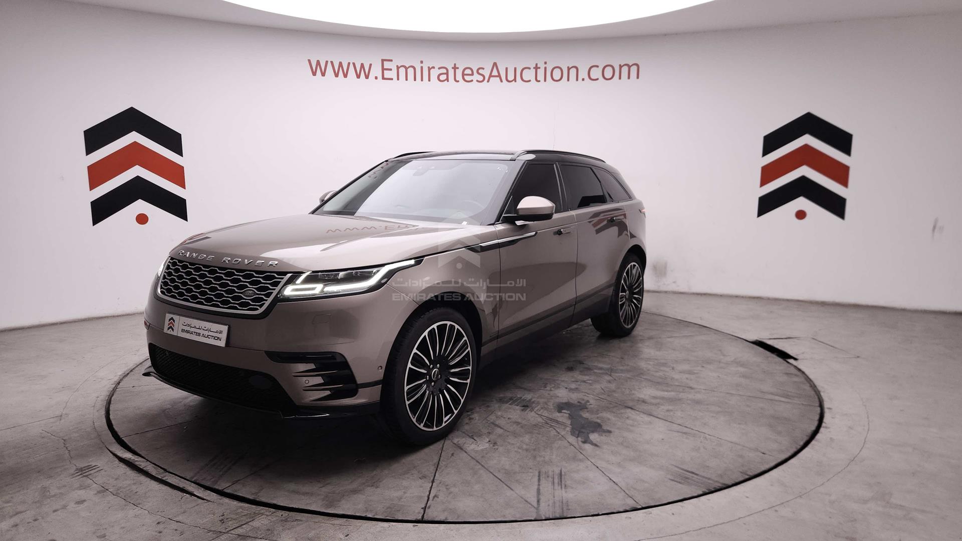 2019 RANGE ROVER VELAR VIN: SALYA2BX7KA223325