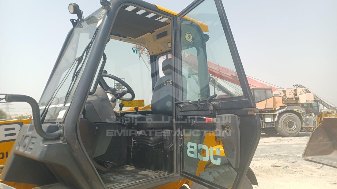 جي سي بي 540-70 2023 — الباب الأمامي الأيسر — صورة 11