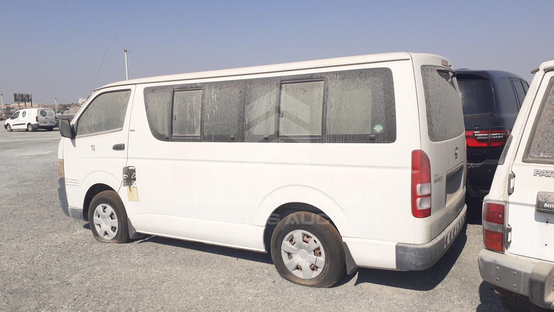 2005 TOYOTA HIACE VIN: JTGJX02P750002445