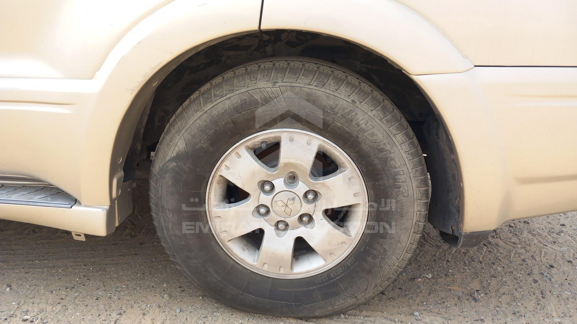 2006 MITSUBISHI PAJERO VIN: JMYLRV73W6J703225