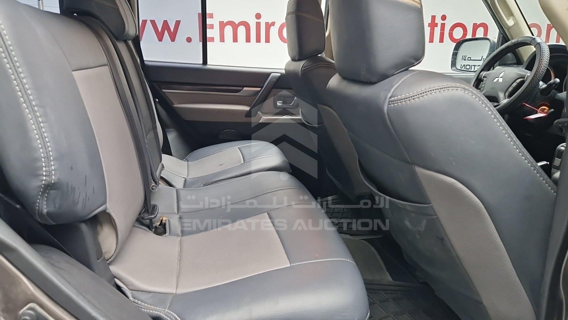 2015 MITSUBISHI PAJERO VIN: JMYLYV95WFJ711967