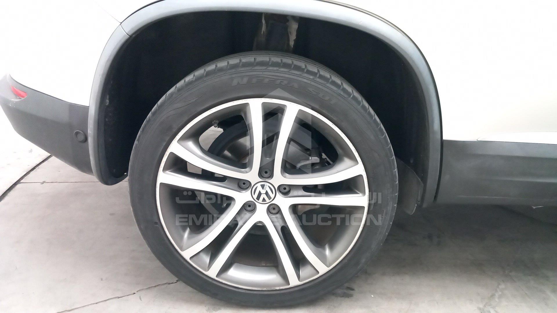 2016 VOLKSWAGEN TIGUAN VIN: WVGDE2AX1GW544858