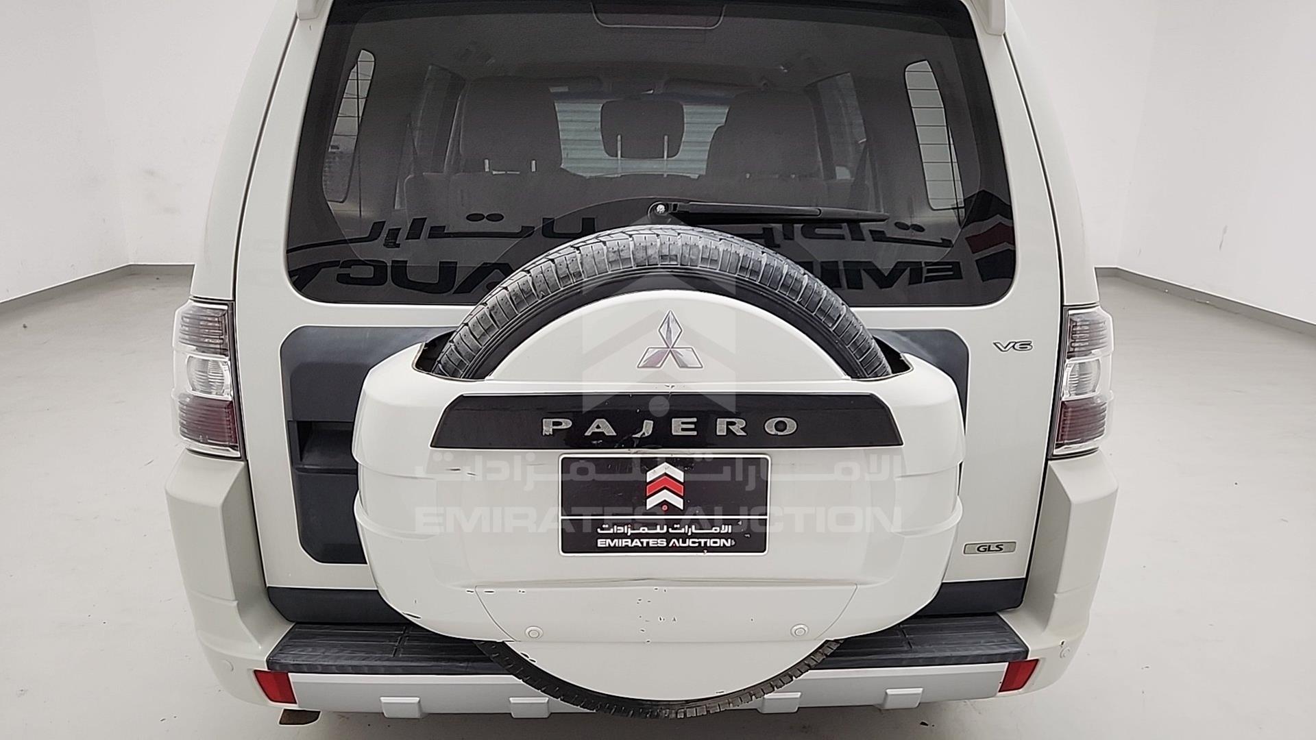 2010 MITSUBISHI PAJERO VIN: JMYLRV95WAJ702893