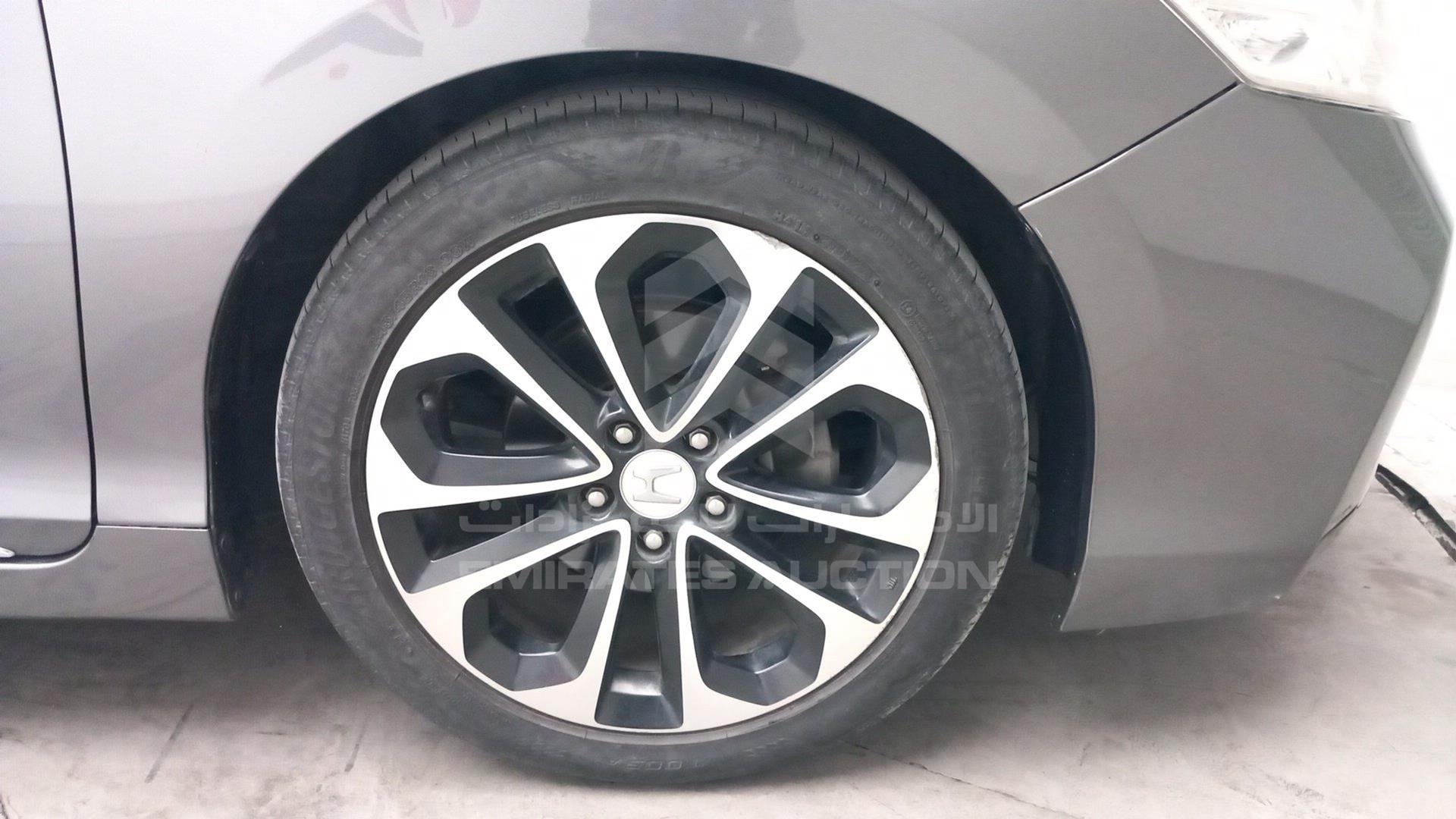 2016 HONDA ACCORD VIN: LUCCR3643G3400962