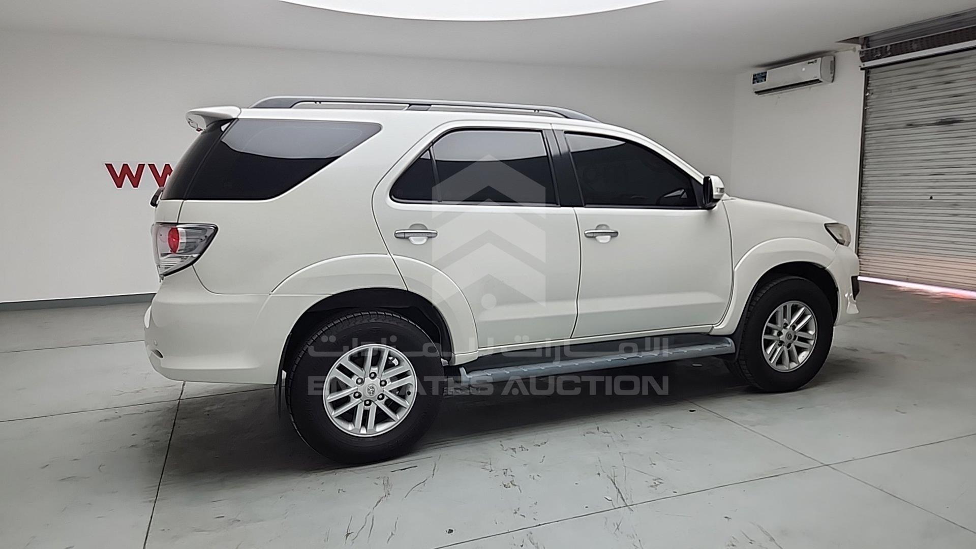 2014 TOYOTA FORTUNER VIN: MHFYU59G0E7034480