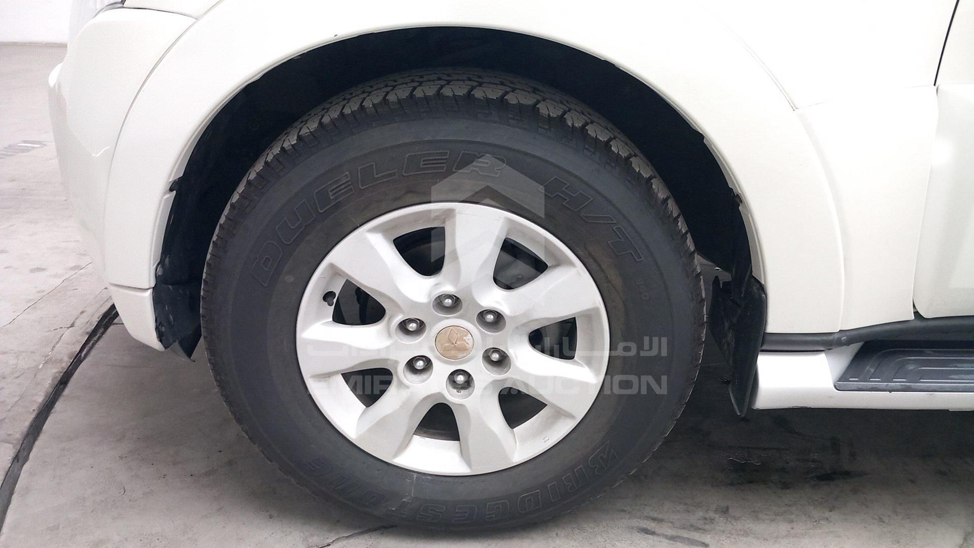 2014 MITSUBISHI PAJERO VIN: JMYLRV95WEJ703780